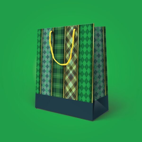 Kit 12 Sacolas Medias Papel Verde Xadrez 24 X 22 x 7,5 cm - Imagem 4